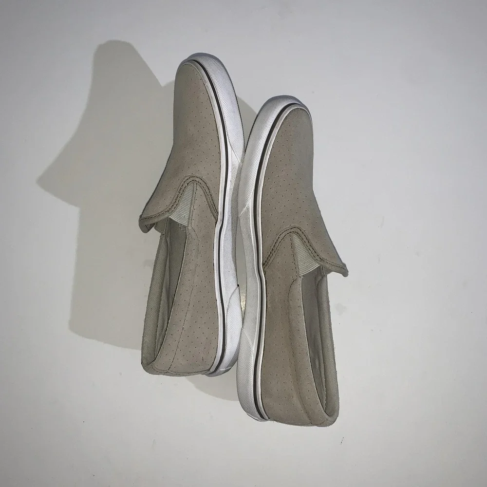 Eddie Bauer Shoes Womens Size 9 Beige Faux Suede Slip On Sneakers Comfort